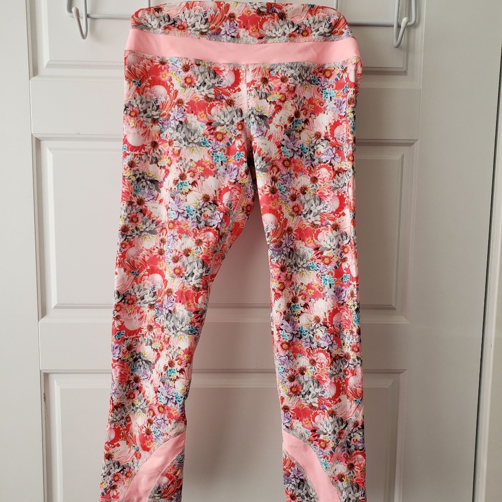 Lululemon Cropped Floral Legging Pants